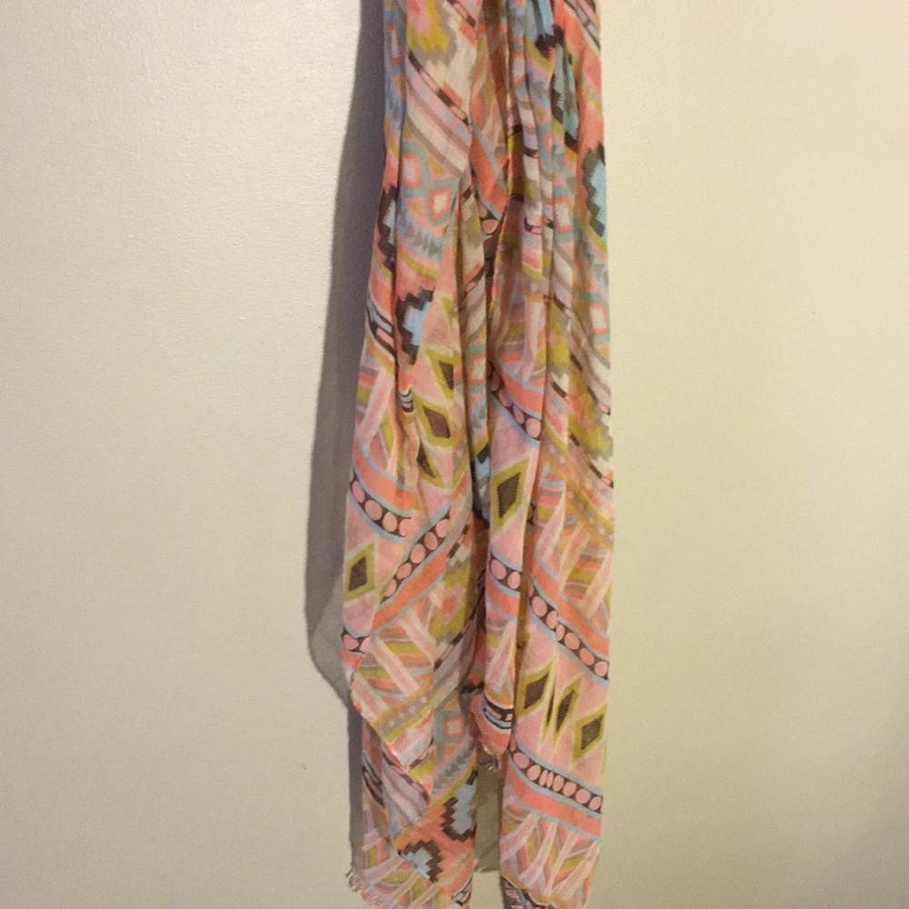 Patterned scarf - Picture 3 of 3